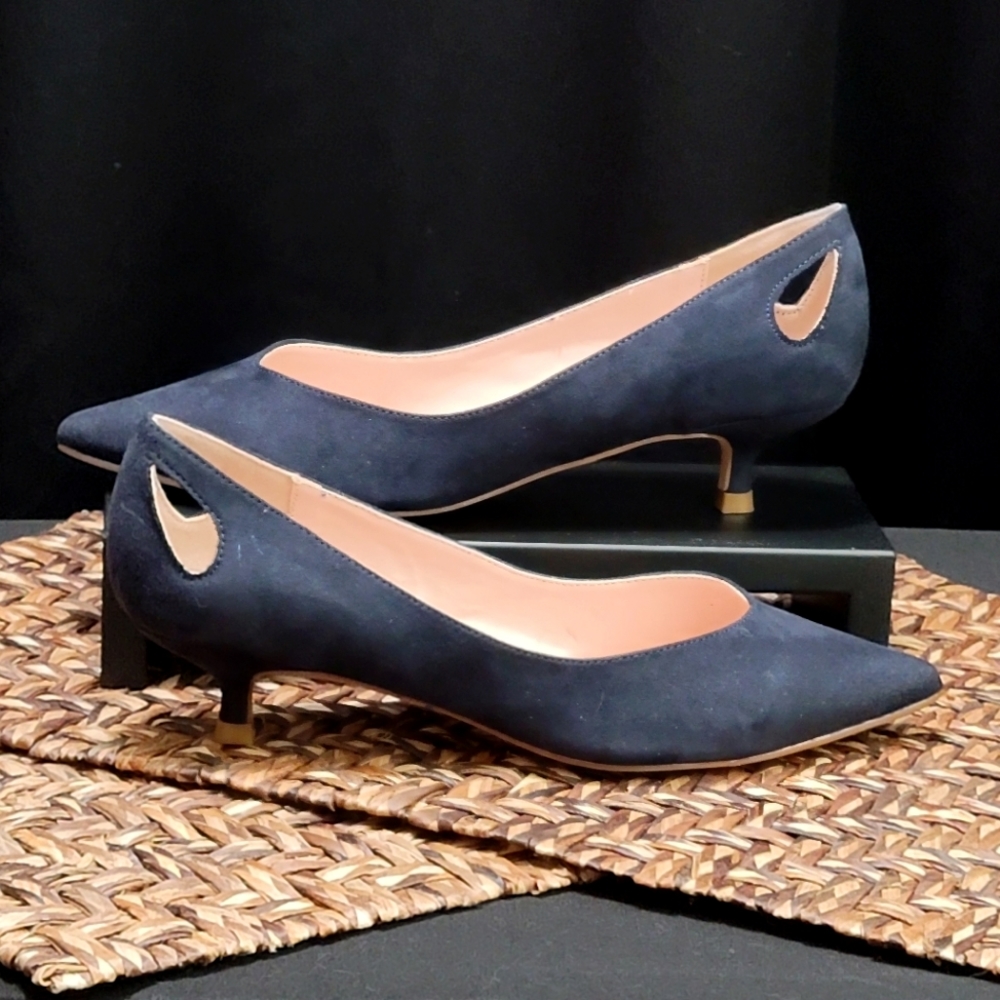 Journey Collection - NWOB Size 6.5 "Goldie" Black Suede Kitten Heels